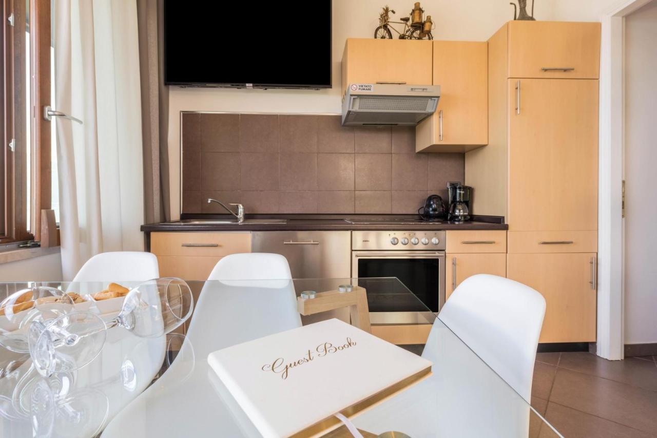 Residence La Mignon Oleandri Torri Del Benaco Dış mekan fotoğraf