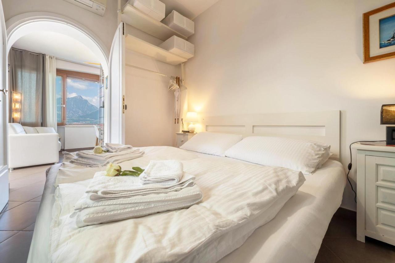 Residence La Mignon Oleandri Torri Del Benaco Dış mekan fotoğraf